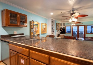 H249: Gorgeous Villa,NO STEPS,Panoramic Ocean Views,Private Balcony, 6-Seat Cart