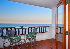 H249: Gorgeous Villa,NO STEPS,Panoramic Ocean Views,Private Balcony, 6-Seat Cart