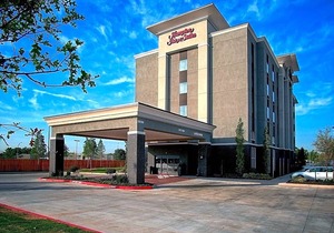 Hampton Inn & Suites Moore