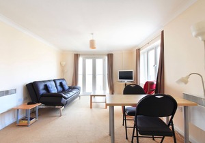 Handleys Ct, Apt 5 - 2 bed luxury