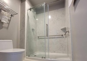 Hassle-free Stay! Minutes to Pruneridge Golf Club! FREE Parking On-site!