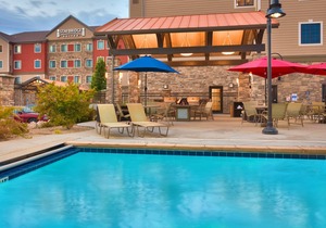 Heated Pool & Hot Tub + Free Breakfast Buffet. Great Location! Close to Jordan Landing