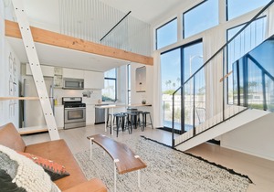 Heavily Discounted & Thoroughly Clean @ the Beach