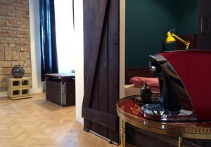 Hedonist Lodge 1