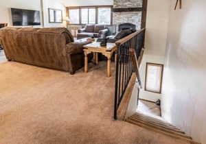 Helios S #5 - Pet Friendly 2 Bedroom 3 bathroom Townhouse, Just a short walk to Village Gondola