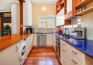⭐️Henley Beach Haven⭐️ Sleeps 6, WiFi, Netflix, Parking