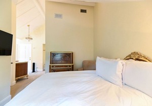 Hickory Room - Granville Queen Inn, Downtown Historic Edenton