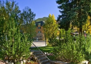 High End Aspen Studio - #407 Walk to Town, Gondola & Lift 1a