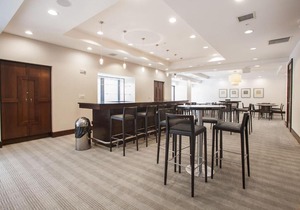 High Rise - Pool & Gym - Breathtaking City Views