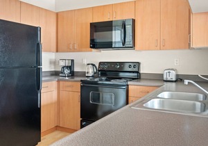 Hip South SF 1BR w/ W/D, Gym, Pool, next to BART & TJ, by Blueground