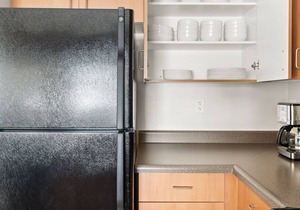 Hip South SF 1BR w/ W/D, Gym, Pool, next to BART & TJ, by Blueground