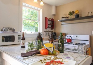 Historic Santa Rosa Cottage Hot Tub