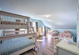 Historic Townhouse in Bavarian-Style Neighborhood!