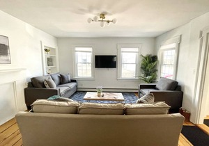 Historical 1st Floor 3BR APT Brunswick @ Bowdoin
