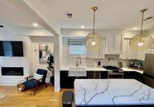 History meets Modern ~ Downtown Charleston