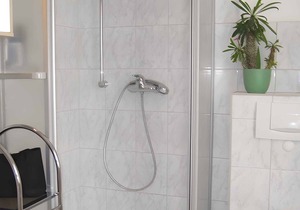 Holiday apartment with garden, directly in crane's staging area