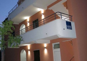 Holiday apartment with air conditioning close to the beach