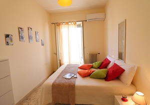 Holiday Apartment with Wi-Fi, Air Conditioning and Balcony; Parking available; Pets allowed