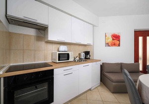 Holiday apartment with sea view, swimming pool and whirlpool