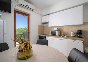 Holiday apartment with sea view, swimming pool and whirlpool