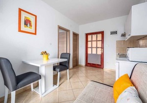 Holiday apartment with sea view and pool