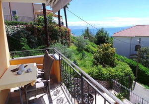 Holiday apartment with sea view
