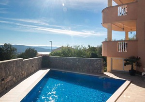 Holiday apartment with use of pool