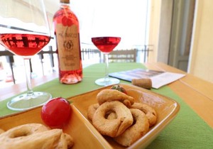 Holiday Apartment With Wi-fi, Air Conditioning And Balcony; Parking Available;