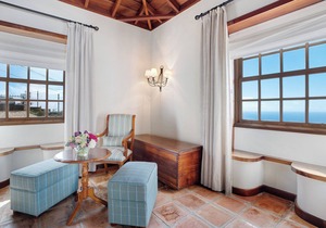 Holiday Home "Casa 1700 Los Quemados" with Sea View, Wi-Fi, Garden & Terrace