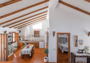 Holiday Home Cortijo Montes with Mountain & Sea View, Wi-Fi, Pool, Garden, Parking; Pets Allowed