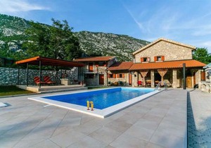 Holiday home in Drivenik 39096