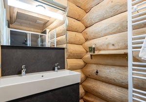Holiday home in that with skiing nearby