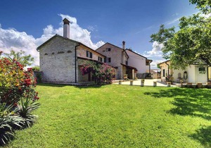 Holiday home with pool