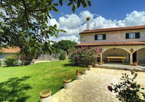 Holiday home with pool