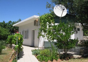 Holiday home with terrace and air conditioning