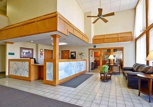 Holiday Inn Express & Suites Blackwell, an IHG Hotel