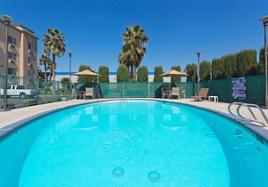 Holiday Inn Express Bakersfield