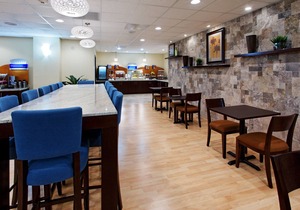 Holiday Inn Express Benicia, an IHG Hotel