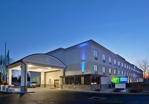 Holiday Inn Express Cleveland Airport - Brookpark, an Ihg Hotel