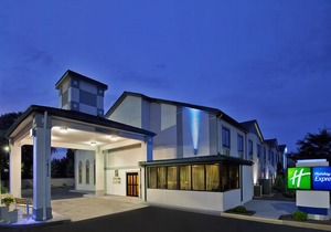 Holiday Inn Express Cleveland Airport - Brookpark, an Ihg Hotel