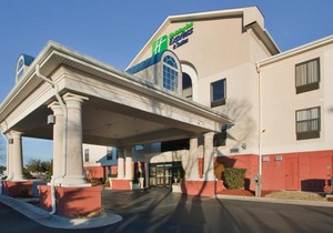 Holiday Inn Express Hotel & Suites Laurinburg