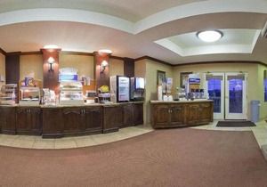 Holiday Inn Express Hotel & Suites Marina