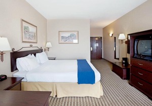 Holiday Inn Express Hotel & Suites Marina, an IHG Hotel