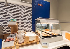 Holiday Inn Express Hotel & Suites Marina, an IHG Hotel