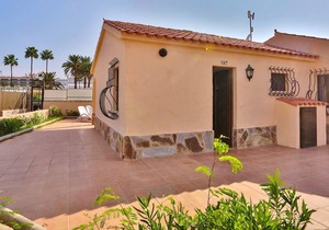 Homerez - Nice bungalow 1 km away from the beach for 4 ppl. with shared pool