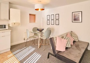 Host & Stay - King's Corner