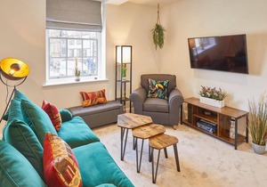 Host & Stay Market View