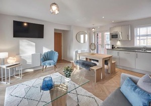 Host & Stay - Shipwrights