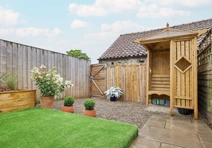 Host & Stay | Willow Cottage