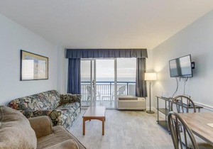 Hosteeva Oceanfront Boardwalk Beach Resort with Balcony